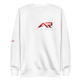 Sudadera blanca con logo AR rojo metálico en el pecho, ropa urbana moderna