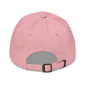 Gorra clásica tipo dad hat rosa vista trasera con hebilla ajustable de metal